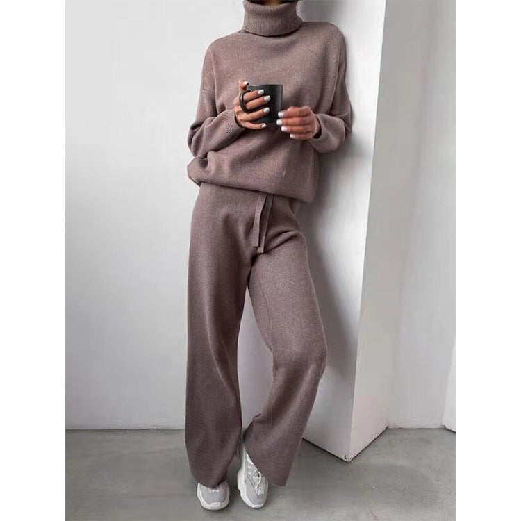 Women’s Turtleneck Sweater & Drawstring Pants