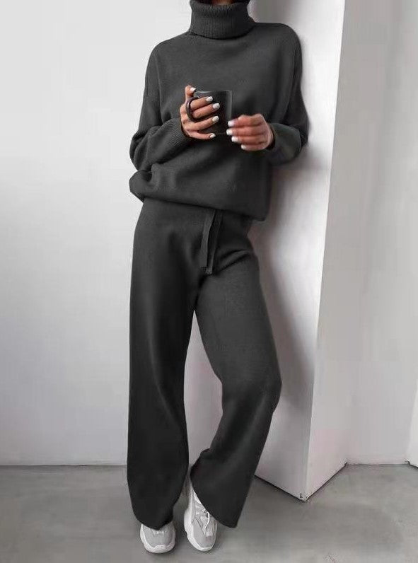 Women’s Turtleneck Sweater & Drawstring Pants