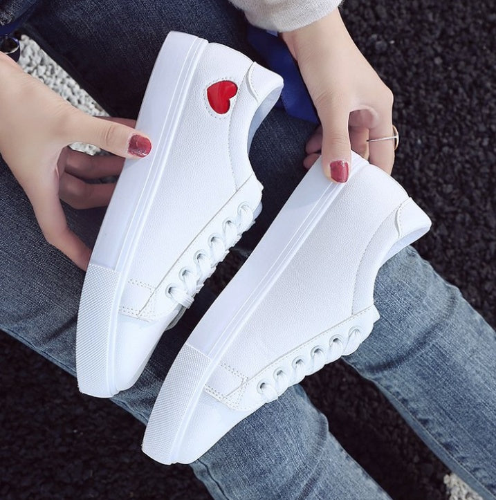 Fashion PU Leather Heart Flats for Women