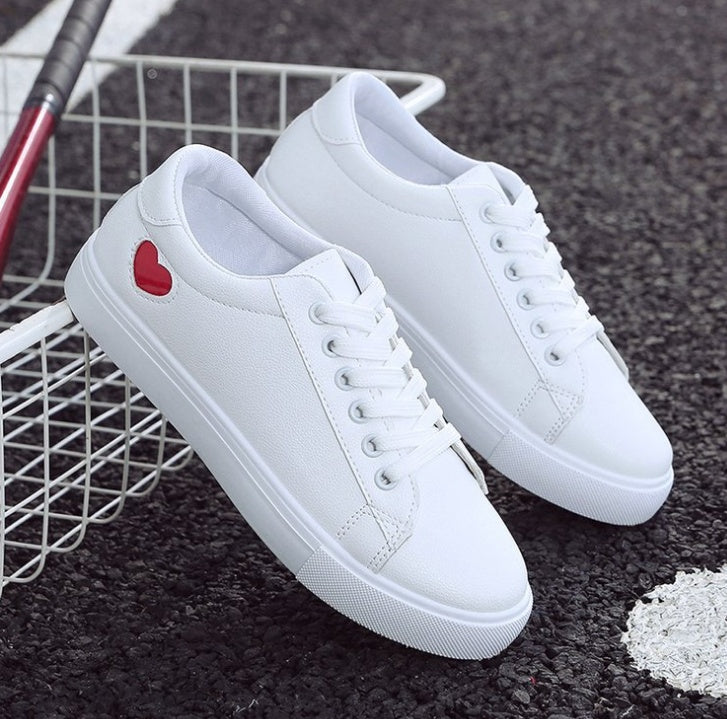 Fashion PU Leather Heart Flats for Women