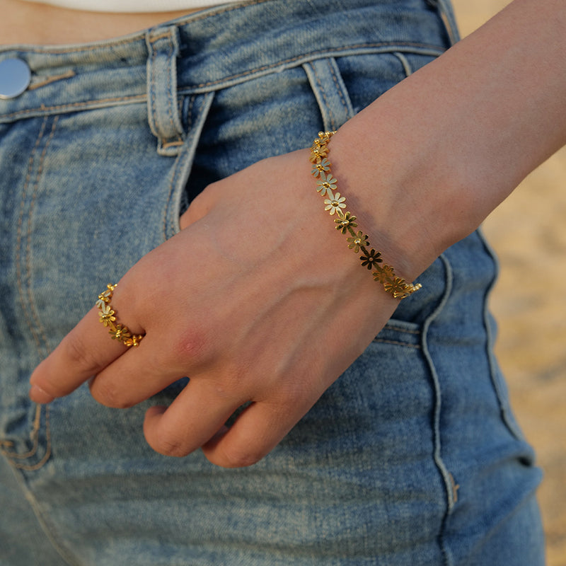 Summer 18K Gold Flower Ring