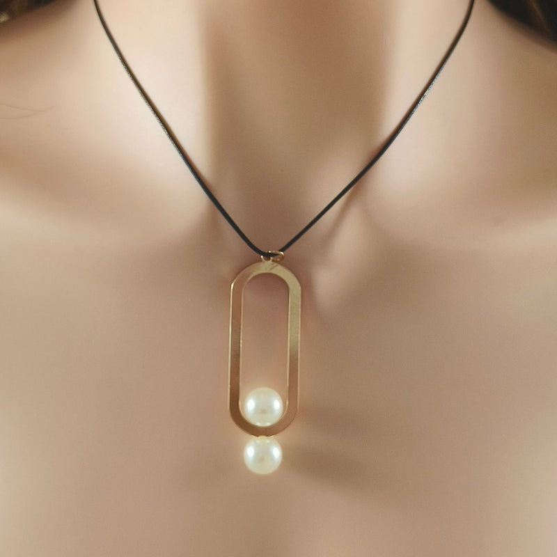 Gold Oval Pearl Pendant Necklace for Women