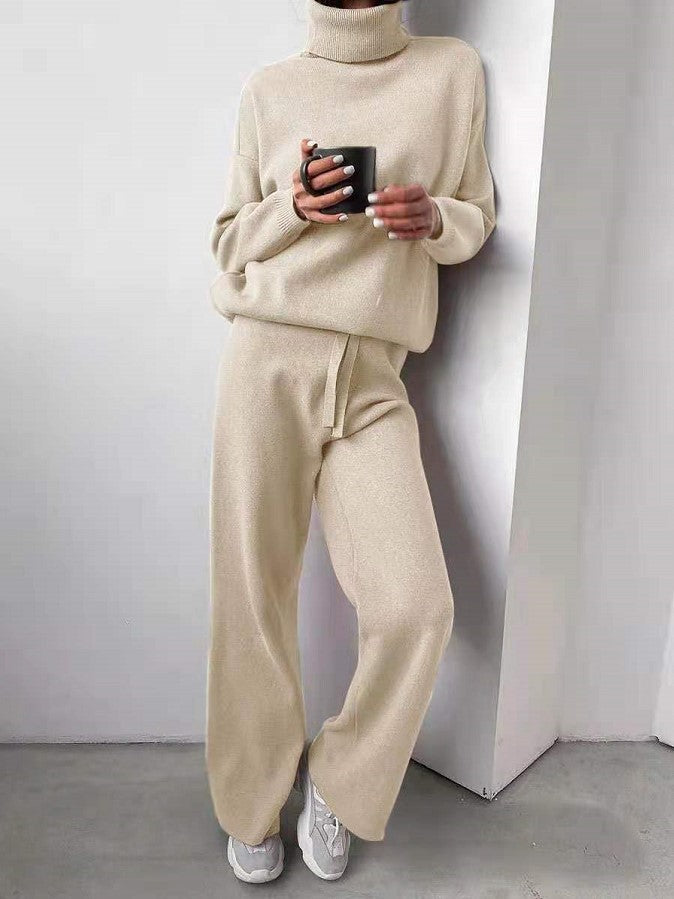 Women’s Turtleneck Sweater & Drawstring Pants