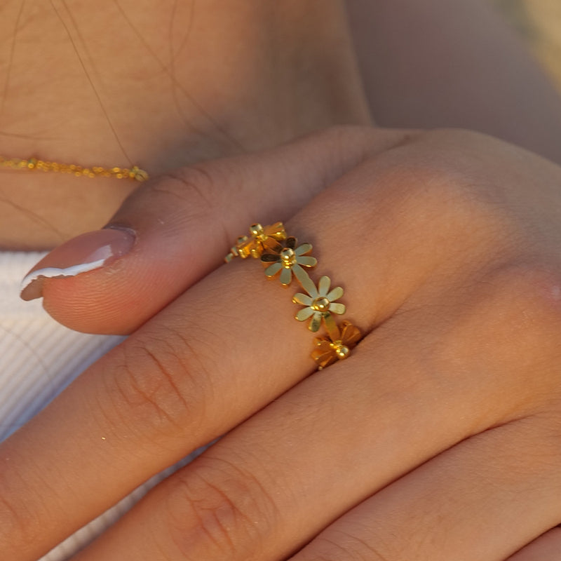 Summer 18K Gold Flower Ring